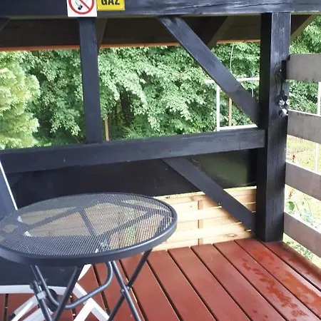 Сasa de vacaciones Dom W Gaju Nad Jeziorem Debno