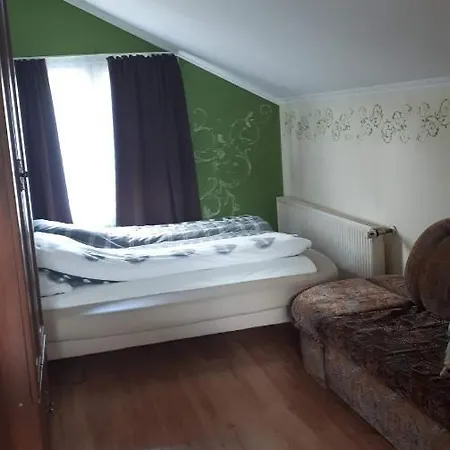 Semesterbostad Dom W Gaju Nad Jeziorem Debno Lakorz