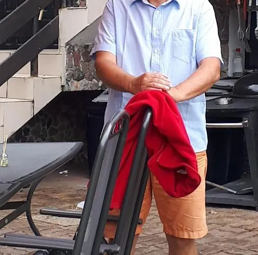 Dom W Gaju Nad Jeziorem Debno 度假居