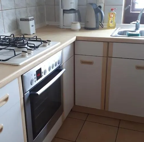 Dom W Gaju Nad Jeziorem Debno Lakorz